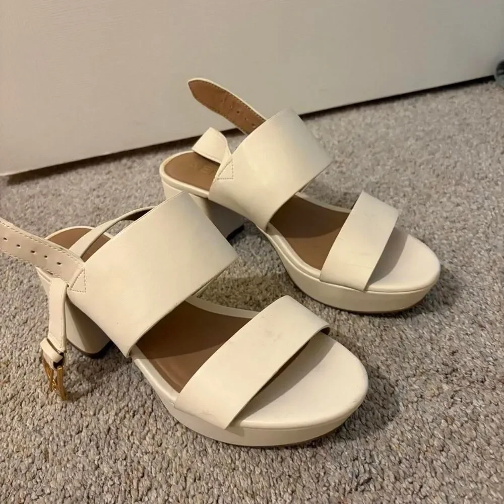 Aerosoles Women's White and Cream Courts